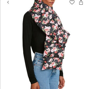 Steve Madden puffer scarf